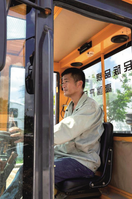 從傳統農民變身新型農民 20年堅持種好一朵菇